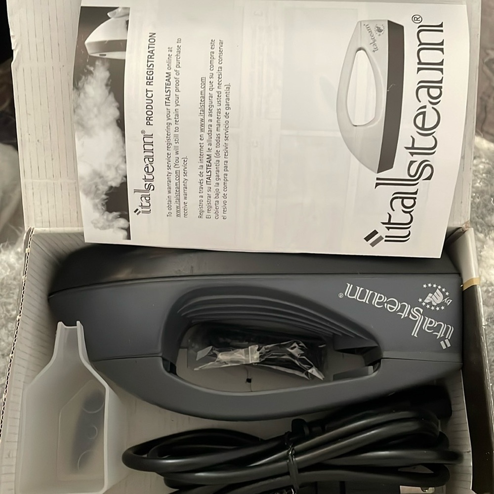 NIB Ital Steam Professional Light Weight Travel Steam Iron